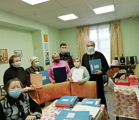 Книги, изданные шрифтом Брайля, переданы Великолукской епархии